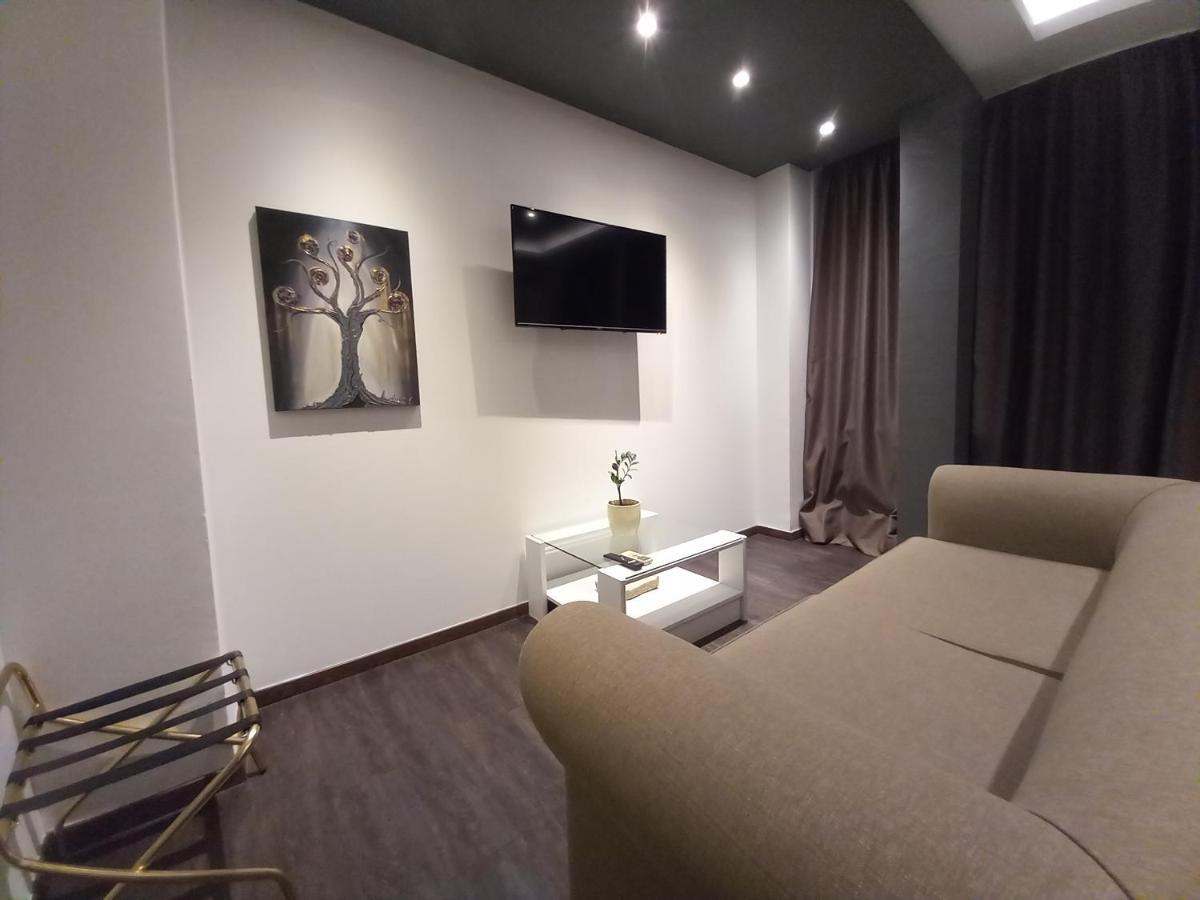 Filippos Downtown - 2Br Lux Apartment - Tsimiski Ladadika - Explore Center By Foot - Close To Aristotelous Square Selanik Dış mekan fotoğraf